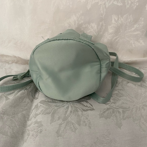 NWT VS Pink Mini Bucket Crossbody - Picture 4 of 8